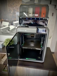 Creality K2 Combo 3D-Drucker, 260×260×260 mm Bauvolumen, Multicolor-Druck mit bis zu 16 Farben, beheizter Druckraum, Dual-AI-Kameras Kunden-Foto 1