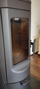 Plamen Tara - stufa a legna in ghisa a libera installazione, 6 kW Foto del cliente 4
