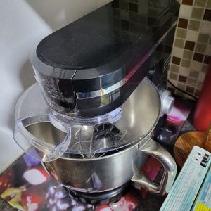 Robot ménager 3200 W - Bol mélangeur en acier inoxydable de 6 l avec crochet pétrisseur, fouet et couvercle anti-éclaboussures, 6 vitesses, noir, Retoo Photo du client 3