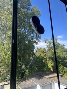 Grenintol Fensterputzroboter mit Sprühfunktion, 3800 Pa Saugleistung, intelligenter Kantenerkennung für Fenster, Spiegel und Glastüren Kunden-Foto 2