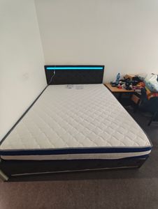 ProximaX lit rembourré 140x200cm avec fonction de chargement, LED et tête de lit réglable en hauteur, lit double avec sommier à lattes et 4 tiroirs, lit de rangement lin, gris Photo du client 11