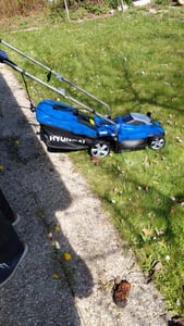 HYUNDAI Elektro-Rasenmäher LM3301E mit Mulchfunktion (Schnittbreite 33 cm, 5-fache Höhenverstellung 25-65 mm, 1300W, 35L Fangkorb, , Elektro-Mäher, Mulchmäher, Mulcher) Kunden-Foto 1