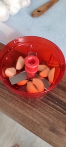 Gemüseschneider Zwiebelhacker, 300ML Manueller Lebensmittelzerkleinerer, Haushalt Kordelzug Design Zerkleinerer Fleischmixer Küche Kochen Zubehör rot Kunden-Foto 1