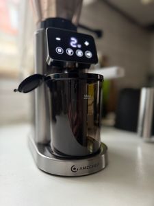 AMZCHEF Kaffeemühle Elektrisch mit Abnehmbarem Halter für Siebträger und Behälter, Kaffeemühle Siebträger Elektrisch mit 48 Mahlgrad Einstellbar Kunden-Foto 1