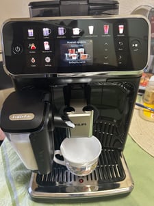 Machine à café Philips série 5500 EP5541/50, machine expresso entièrement automatique, 1,8 L Photo du client 2