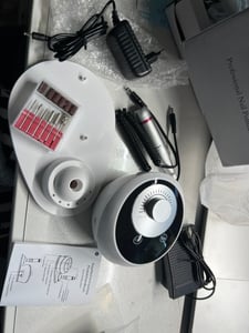 Elektrischer Nagelfräser Maniküre Pediküre Set, 45000U/min stufenlos regelbar mit Fußpedal & 12 Zubehörteilen Kunden-Foto 3