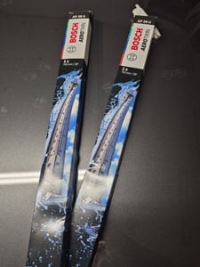 1 spazzola tergicristallo BOSCH 3397006837 Aerotwin Plus per, lato passeggero, lato conducente Foto del cliente 1