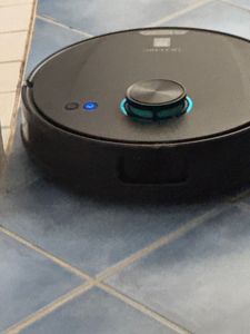Robot aspirapolvere a secco TU20UL 8000 Pa di potenza di aspirazione, robot aspirapolvere con stazione di aspirazione 4L, 200min, rilevamento laser degli ostacoli supportato da AI Foto del cliente 11