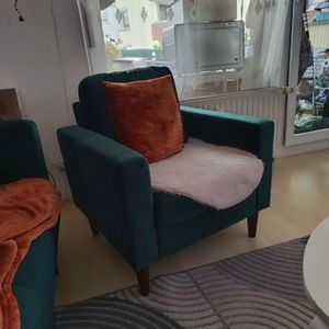 sweeek - Skandinavischer Sessel mit Samtbezug und Beinen aus Hevea-Holz  - Grün Kunden-Foto 1