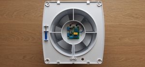 VINGO Badluefter 150mm mit Feuchtigkeitssensor und einstellbarer Nachlaufzeit, Wandluefter mit Rueckflussleitblech und Timing-Funktion, Ventilator Luefter fuer Bad WC Kueche Wandventilator Badezimmer Kunden-Foto 1