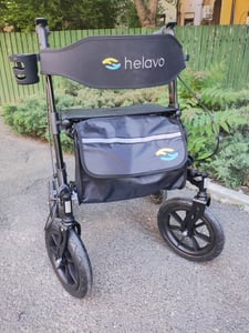 Helavo Outdoor Rollator mit Luftbereifung – Faltbarer Rollator mit Sitz & Rückenlehne für den Außenbereich, Grün Kunden-Foto 1