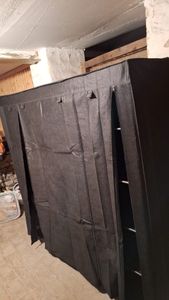 Kleiderschrank 