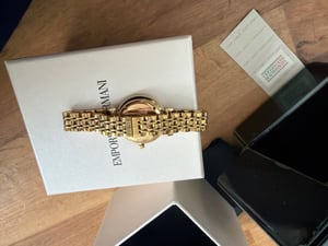 Dámske hodinky EMPORIO ARMANI AR1907 + krabička Fotografia od zákazníka č. 3