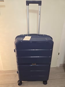 Skycases Urban Adventurer – Mittelgroßer-Koffer 79 L – Hartschalenkoffer aus Polypropyle – mit 4 Rollen & Kombinationsschloss - 44 x 27 x 66 cm - Rose Kunden-Foto 1