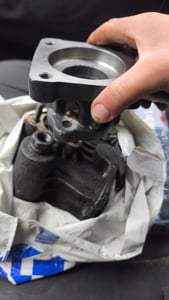 Universaladapter 3x4 tussen koppeling en hydrauliekpomp voor kiepsysteem voor vrachtwagen-kiephydrauliek | 18303400000 Klantenfoto 2