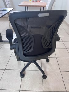 Bürostuhl ergonomisch mit Mesh-Rückenlehne, 90° klappbare Armlehnen, höhenverstellbar, Computerstuhl für Home Office und Büro, bis 150 kg Kunden-Foto 9