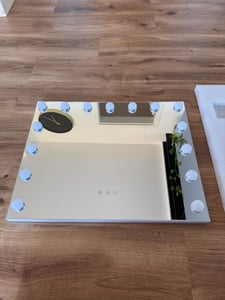 MULISOFT Hollywood Spiegel 58cm x 48cm mit Beleuchtung Leuchten-10X Vergrößerung, 3 Lichtmodus Kosmetikspiegel für Badzimmer Schminktisch, 14 LED Weiß Kunden-Foto 1