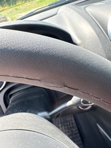 Auto Lenkradbezug, strapazierfähig, Echtleder, rutschfest, 38 cm, schwarz und rot, inkl. Auto-Mülleimer Kunden-Foto 1