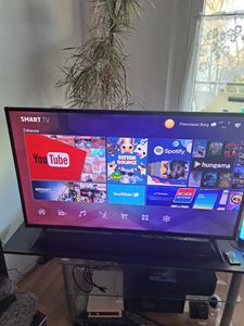 Philips 50PUS8010/12 Fernseher 127 cm (50 ) 4K Ultra HD Smart-TV WLAN Schwarz Kunden-Foto 1