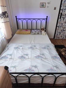 MODFU Metallbett 120x200 LED-Bettrahmen mit USB-Anschlüsse,Einzelbett ohne Matratze,Metallplattformbettrahmen mit Stützbeinen und 13 Metalllamellen,Weiß Kunden-Foto 4