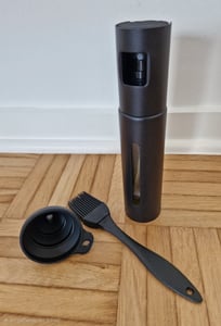 SCHMIDT & KRAMER Ölsprüher I hochwertige Öl-Sprühflasche aus Edelstahl & Glas, für gesundes Kochen I praktischer Sprüher für präzise Dosierung Kunden-Foto 1