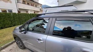 J&J AUTOMOTIVE | Windabweiser Passend Für Citroen C3 3 5D ab 2017 4tlg Vorne+Hinten, Heko Regenabweiser, Schwarz, Getönt, Aerodynamisch, Einfache Montage, Befeistigung mit Clips Kunden-Foto 2