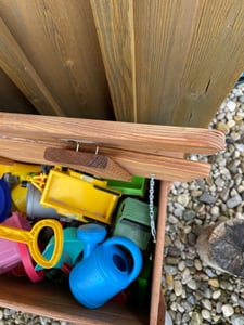 STOLMAK Zahradní box z masivní borovice 166 l 80 × 52 × 40 cm hnědý – úložný box na podsedáky, zahradní truhla Fotografie od zákazníka č. 2