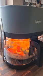 Lauben Glass&SteamAir® Fryer 4500BG, freidora de aire caliente con cesta de vidrio, 1300 W, 8 programas, 4,5 litros, función de vapor, circulación de aire caliente de 360° Foto del cliente 6