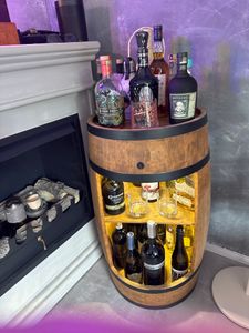 Holzfass Hausbar mit LED-Leuchten - Weinschrank im Retro Stil - Weinregal - Weinbar - Fass Bar - Weinfass Bar - Weinregal Holz - Minibar - Holzbar 80cm hoch - Elegante Möbel, Wohnzimmer Deko - Creativecooper - Fassbar Stehtisch und Flaschenständer (Eiche) Kunden-Foto 2