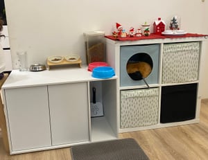 SONGMICS HOME Katzentoilette Push-to-Open Türen, werkzeuglose Montage, für große Katzen, Katzenklo-Schrank Schneeweiß Kunden-Foto 7