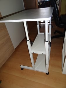 Bureau réglable en hauteur avec roulettes, pour PC, 60 x 40 cm, table haute, blanc Photo du client 5