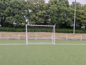 Sandora 22120 Fußballtor Hattrick M 180x120x60 schwarz/weiß Kunden-Foto 2