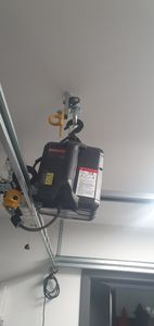 VEVOR 3 v 1 elektrický kabelový naviják nosnost 498,95 kg rychlost zvedání ≥4 m/min motorizovaný naviják výška zvedání 7 m kabelový naviják 1500 W kabelový naviják 3 režimy ovládání ruční / kabelový / bezdrátový Fotografie od zákazníka č. 1
