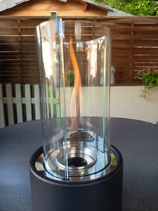 Kovový stolový krb Firell® CURL-II - Bioetanolový krb do interiéru a exteriéru - Extra dlhý čas horenia - Stolový krb s patentovaným vírivým plameňom Fotografia od zákazníka č. 3