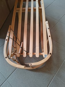 Kruzzel 25217 Sánky celodrevené s operadlom a povrázkom, 90 cm Fotografia od zákazníka č. 1