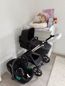 Cybex Eos Basic 3-in-1 Kinderwagen Schwarz + Adapter + Aton B2 I-Size Autositz Moon Schwarz Kunden-Foto 1