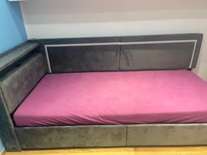 Flieks Hydraulická rozkladacia pohovka 90x200 cm s LED osvetlením, denná pohovka s USB, čalúnená pohovka s úložným priestorom a roštom, zamat, svetlošedá Fotografia od zákazníka č. 1