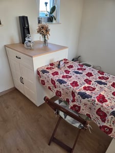 Flieks ausziehbarer Esstisch Bartisch, Küchentisch mit 2 Schubladen und 4 Fächern, Esszimmertisch mit Stauraum, multifunktionale Kücheninsel, Weiß Kunden-Foto 1