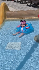 AUFBLASBARER SCHWIMMRING Boot für KINDER Sitzring mit DACH Pumpe – blau Kunden-Foto 1