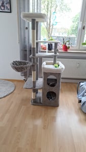 Feandrea Kratzbaum, 152 cm, mehrstöckiger Katzenbaum mit 2 großen Höhlen, 3 Kratzstämmen, leicht zu reinigen, taubengrau Kunden-Foto 2