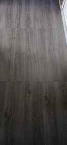 18pcs PVC Bodenbelag 91,44cm x 15,24cm x 2mm Vinylboden Selbstklebend Dekors Wählbar Laminatboden Rutschfeste Wasserdicht Schneidbar Klebevinyl, Typ W02 (2,51 m²) CEEDIR Kunden-Foto 1