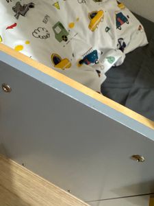 Hausförmiges Kinderbett 90x200cm mit Dach und Fenster, robustes Holzdesign, leicht zu montieren Kunden-Foto 4