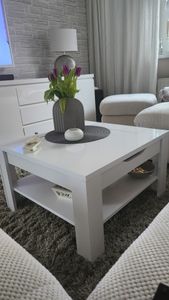 byLIVING Konferenční stolek RALPH / Moderní rozkládací stolek se skleněnou vložkou a prostornou zásuvkou v bílé barvě / Odkládací stolek s velkým úložným prostorem / Š 67, V 43, H 67 cm Fotografie od zákazníka č. 1