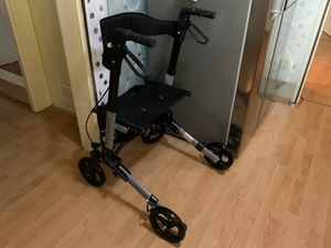 Chodzik Vital 51036, aluminiowy, z siedziskiem, składany, lekki, z regulacją wysokości, 55 x 65 x 79 do 96 Zdjęcie produktu od klienta nr 1