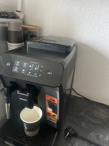 Philips Kaffeevollautomat 1200 Series, 2 Kaffeespezialitäten, Schwarz (EP1220/00) Kunden-Foto 9
