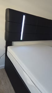 UnboxG Polsterbett Doppelbett 160x200 cm mit LED, USB C, Hydraulische Bett mit Stauraum und Kopfteil, Stauraumbett Bettgestell mit Metallrahmen Bettkasten und Lattenrost, PU, Schwarz Kunden-Foto 2