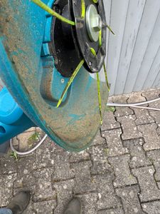 Unkrautbürste für Rasentrimmer mit M10 x 1,50 mm Gewinde, 4 Zoll Stahlbürste Wildkrautbürste, Drahtbürste für Freischneider & Motorsense Kunden-Foto 2