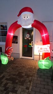 3M tall Santa Archway, Aufblasbare Weihnachtsdeko mit LED-Lichtern–Perfekte Außendekoration für Weihnachte,  Gebläse für Weihanchten deko Garten/Boden Kunden-Foto 1