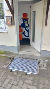 POLENTEX Aluminium-Fußmatte mit Ablaufwanne – 90x60 cm, 22 mm Profilhöhe & 80 mm Gesamteinbautiefe, Kombi-System aus Bürsten- & Gummieinsätzen, Schwarz Kunden-Foto 1