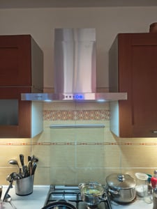 Klarstein Limelight digestor - nástenný digestor z ušľachtilej ocele, odsávač pár s 3 stupňami výkonu, 600 m³/h, digitálny displej, LED osvetlenie, 64 dB, šírka 60 cm, strieborný Fotografia od zákazníka č. 1